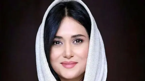 تیپ و استایل پریناز ایزدیار در سینما فرهنگ