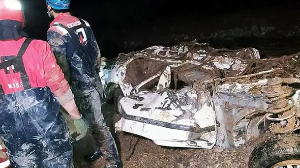 کشف جسد یک زن  پس از 2 روز ناپدید شدن / سیلاب زن مشهدی را بعد از مرگ شوهرش برده بود