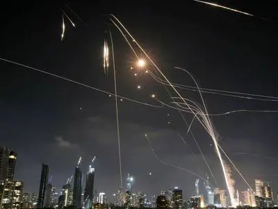 فیلم / گزارش کانال ۱۴ اسرائیل از شاهکار موشکهای ایرانی در نابود کردن ساختمان وزارت اسرائیل