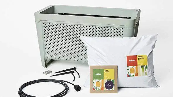 طراحی گلدانی که گیاهان آب می دهد