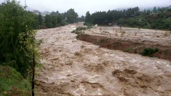 مرگ وحشتناک پسر کوچولو در برابر چشمان دوستانش