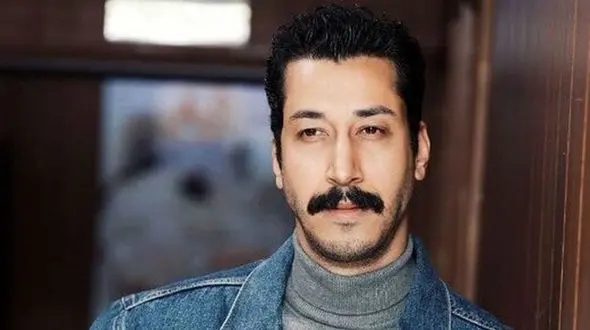  رونمایی بهرام افشاری از مادربزرگ جذابش