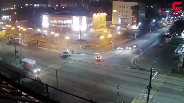 شاخ به شاخ با آمبولانس وسط شهر / مرگ تلخ در صحنه تصادف + فیلم