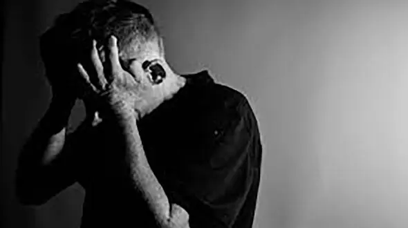 چگونه به فردی که خودآزاری می‌کند کمک کنیم؟ / راهکارهای علمی و عملی