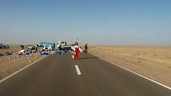 در حادثه برخورد ایسوزو و کامیون یک نفر جان باخت+عکس