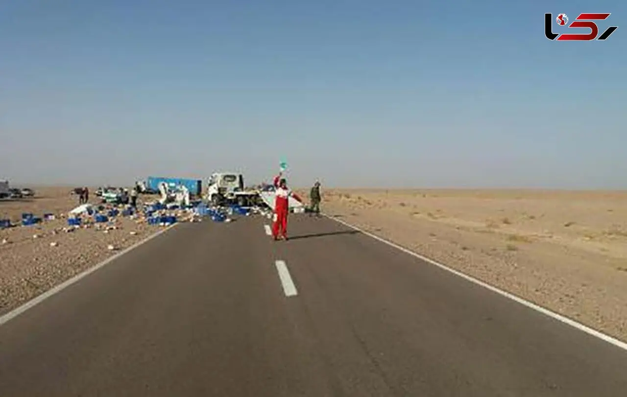 در حادثه برخورد ایسوزو و کامیون یک نفر جان باخت+عکس