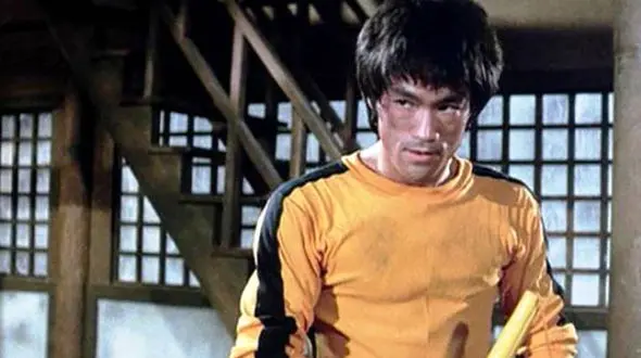 بروس لی بعد از مرگ اش به تلویزیون می‌آید +عکس