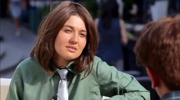 تولد دونفره به یادماندنی و دلچسب گلوریا هاردی، بازیگر سریال کیمیا در یک رستوران ایرانی با همسرش ساعد سهیلی/ چه کیک خوشگلی