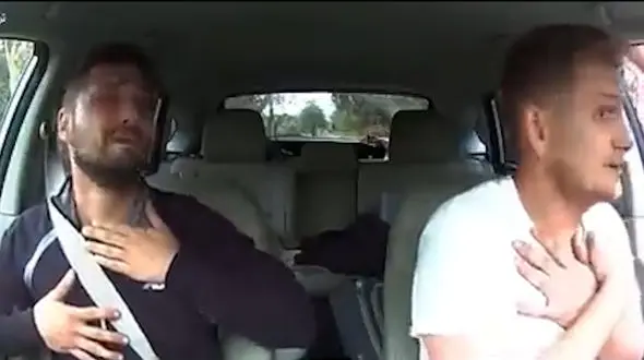  این فیلم باورنکردنی است / مهربانی قاچاقچیان مسلح با 2 توریست وحشت زده