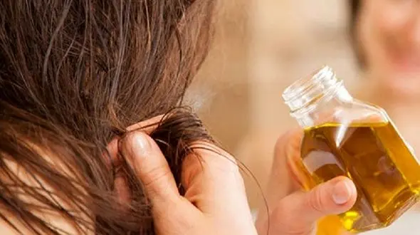 این روغن گیاهی مخصوص موهای زیر و خشن است