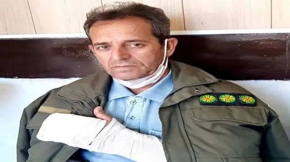مجروح شدن یک محیط بان به دست شکارچیان در ایلام