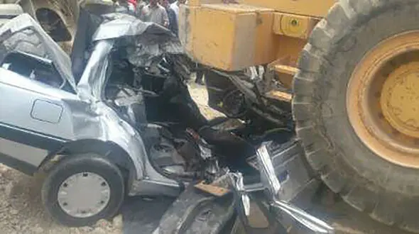 تصادف بیل مکانیکی با یک دستگاه خودروی پژو در ورامین