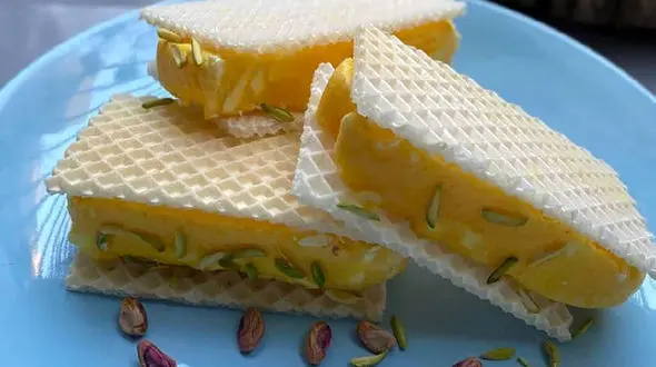 بستنی سنتی زعفرانی دسر مناسب تابستان