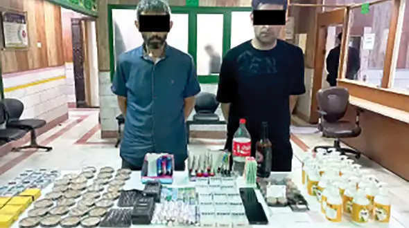 چهره آشنا سارق حرفه ای برای پلیس کار دستش داد / بازداشت دزد سابقه دار با کلکسیونی از جرایم + عکس