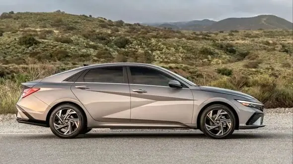 هیوندای النترا؛ انتخابی متفاوت در بازار ماشین‌ های چینی ایران