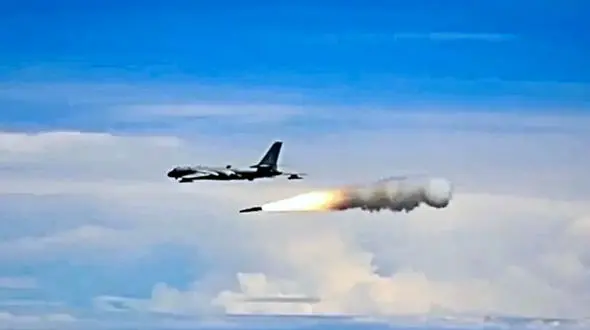 آزمایش موشک‌های هوا به هوای مافوق صوت چین