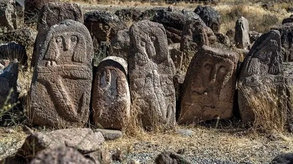 کشف تمدن 7 هزار ساله در ایران/ هیچ کدام از مردان زبان نداشت جز یک زن!