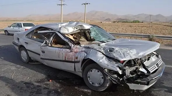 برخورد پژو 405 با پنج خودرو و بروز گره ترافیکی در جاده عباس آباد همدان
