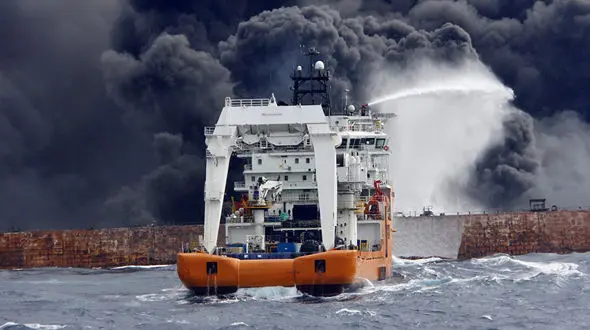 لکه نفتی سانچی به سواحل ژاپن رسید