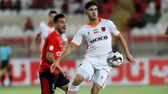 شعارعلیه ستاره ها و تشویق بی امان خمز/ نخستین برد تراکتور با گلزنی یک نام آشنا+ فیلم