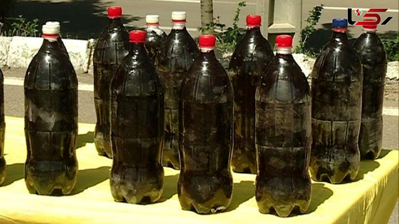 نوشیدنی با طعم تریاک / پلیس اصفهان بطرها را در خودروی سواری کشف کرد 