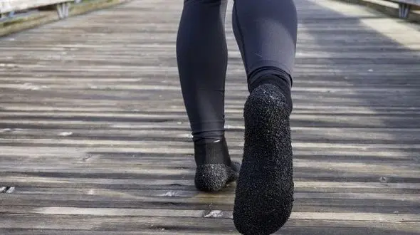 جوراب ویژه دویدن و کوهنوردی بدون پوشیدن کفش