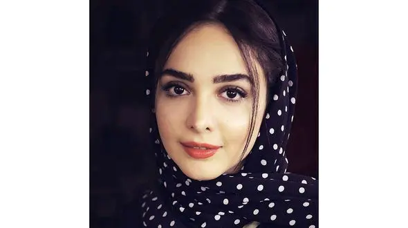 سلفی رُمانتیک و لوکس المیرا دهقانی با تازه وارده زندگیش!