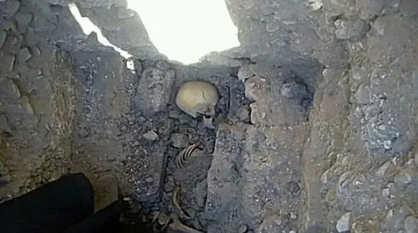 
کشف اسکلت یک دختربچه‌ در بابل+عکس
