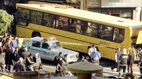 اتوبوس بدون راننده وارد مغازه ای در مشگین شهر شد / مشتری مغازه کشته شد