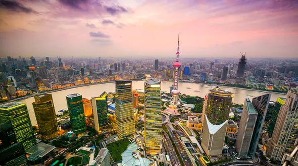 ببینید / حرکت ماشین ها در تقاطع در چین + فیلم