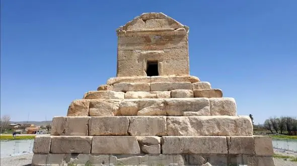 فیلم/ آیا تا به حال داخل آرامگاه کوروش کبیر رو دیده‌اید؟ 