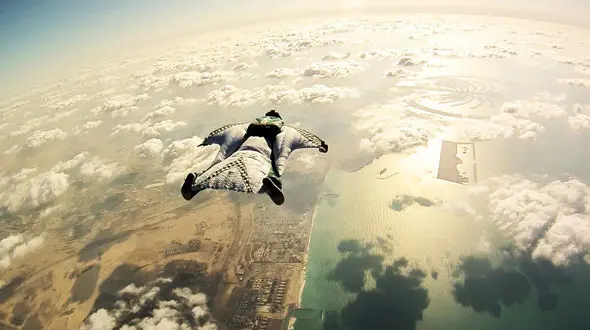 تجربه جذاب پرواز با لباس خفاشی / از ورزش وینگسوت چه می دانید؟ + فیلم