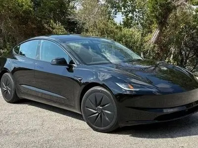 تسلا مدل 3 استاندارد 2026؛ اقتصادی‌ تر با تجهیزات محدودتر