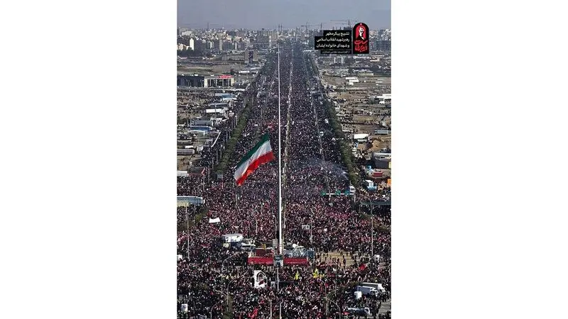 مراسم اقامه نماز و تشییع پیکر رهبر شهید سید علی خامنه ای و خانواده ایشان در مسجد جمکران قم 16-4-1405