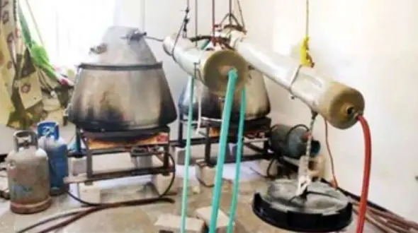 کشف کارگاه ساخت مشروبات الکلی دست ساز در ایذه 