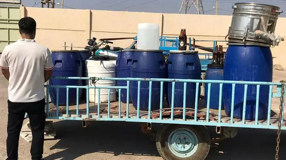 کشف 2000 لیتر مشروبات الکلی در آبادان