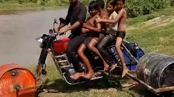 از اختراعی جالب و عجیب برای حرکت موتور روی آب تا تصادف خنده دار