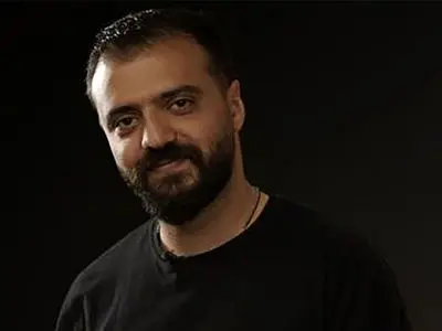 فیلم / ابوطالب با آهنگ هایده جواب بی ادبی میثاقی را داد / بمیره اون که می خواد مارو گریون ببینه