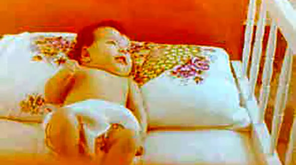 نوزاد 7 روزه در گوشه درمانگاه رها شد / این دختر را می شناسید او سراغ مادرش را می گیرد+عکس