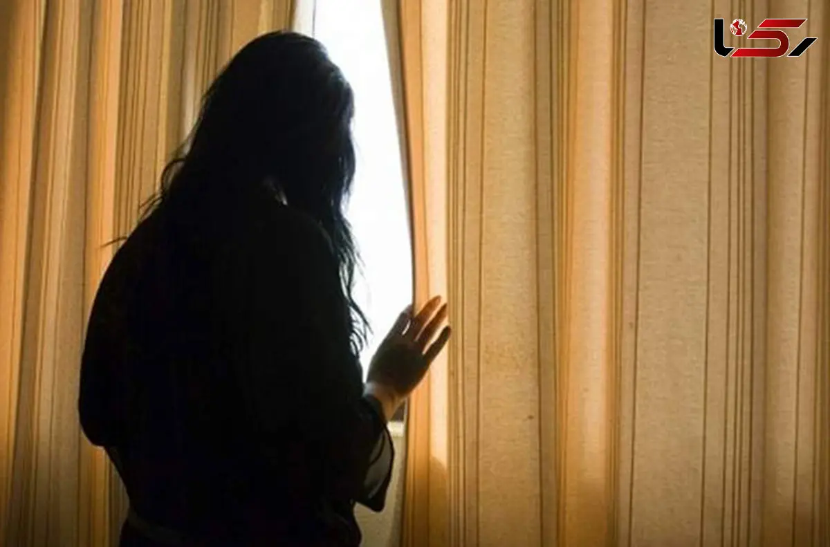 اشک های مجری خانم تلویزیون افغانستان که اخراج شد