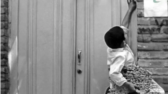 آغاز نمایش فیلم‌های عباس کیارستمی با «نان و کوچه» + عکس