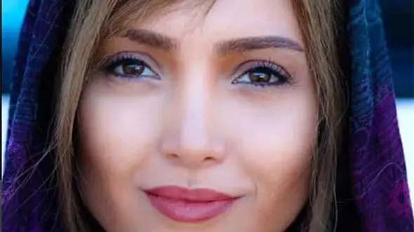 خاطره اسدی به طرفدارانش گفت: بخند هر چند که غمگینى