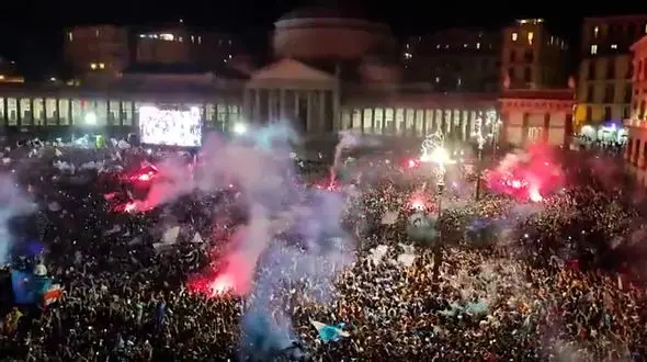  ویدیویی هوایی حیرت انگیز از شهر ناپل پس از سوت پایان بازی و قهرمانی در سری آ