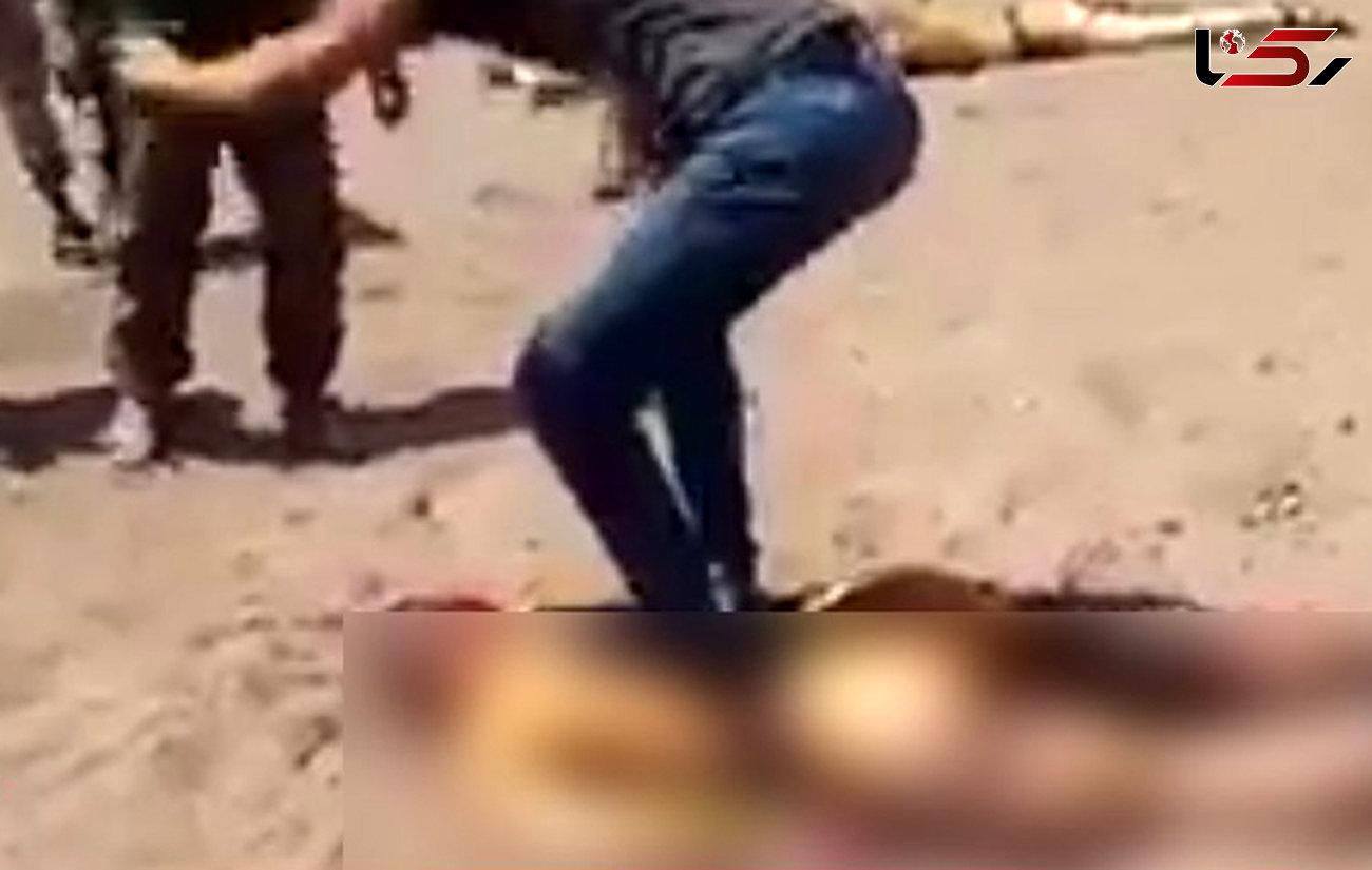رفتار وحشیانه گروه های تروریستی سوریه با جسد خلبان هلیکوپتر روسی +تصاویر (14+)