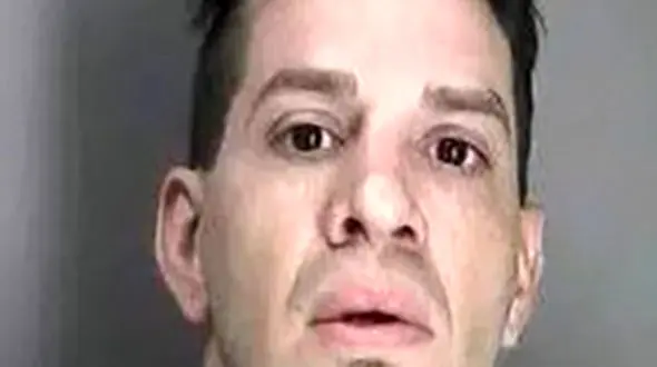 قاتل روانی سر از بدن مشتری جدا کرد/پلیس:قاتل هیچ شناخت و انگیزه‌ای نداشته است+عکس