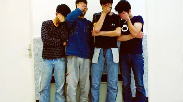 راز شب بیداری های همسایه گردن کلفت چه بود؟