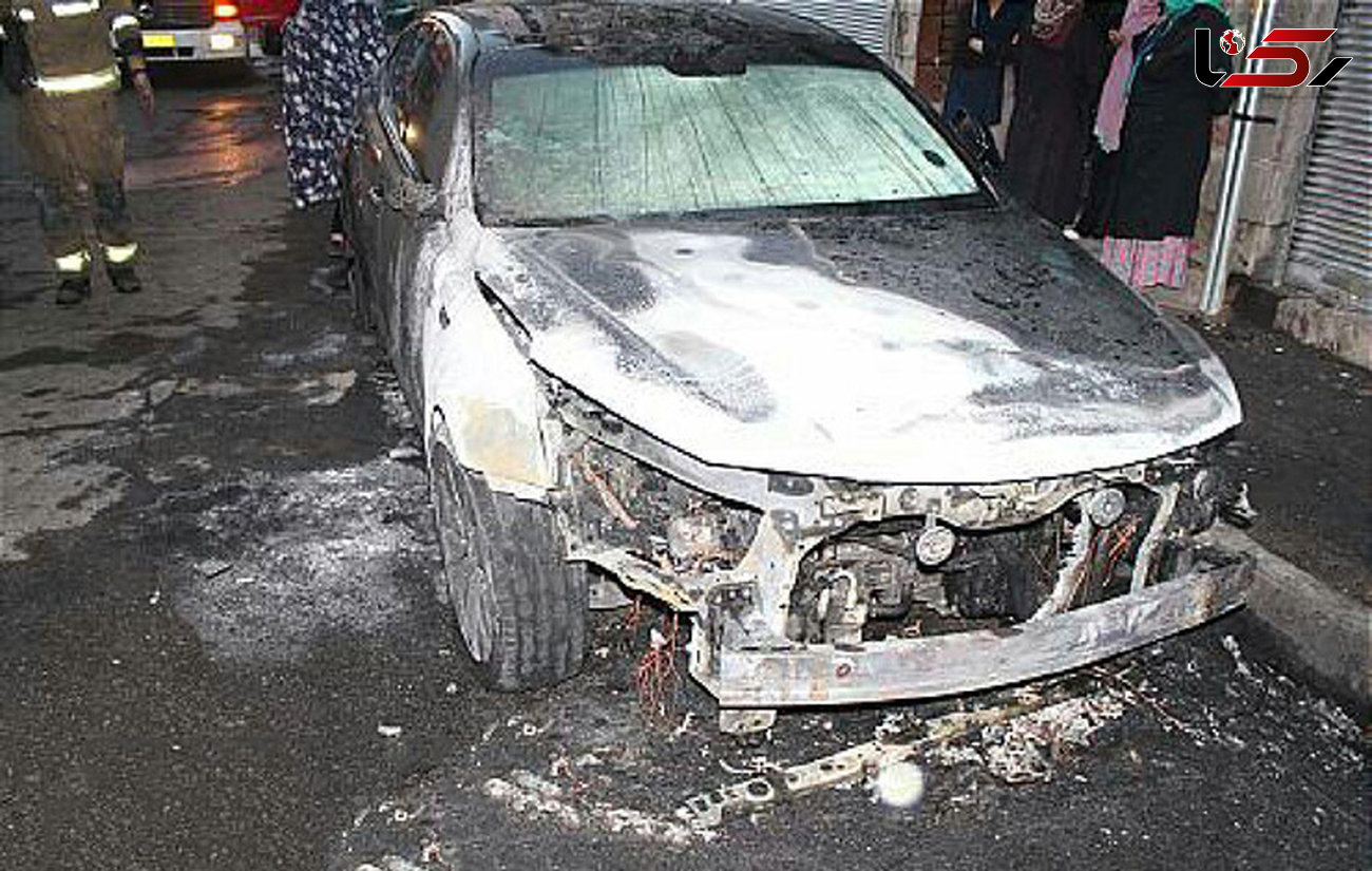 آتش سوزی مشکوک 3 خودرو سواری در خیابان منوچهری صبح امروز/نجات سه کارگر خواب آلود+عکس خودرو لوکس