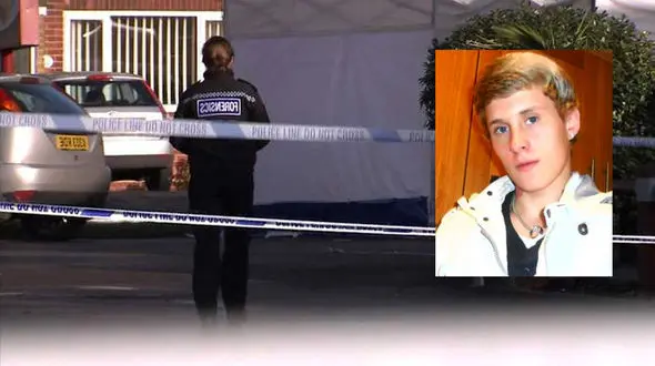 قتل یک جوان با سلاحی شبیه شمشیر + عکس