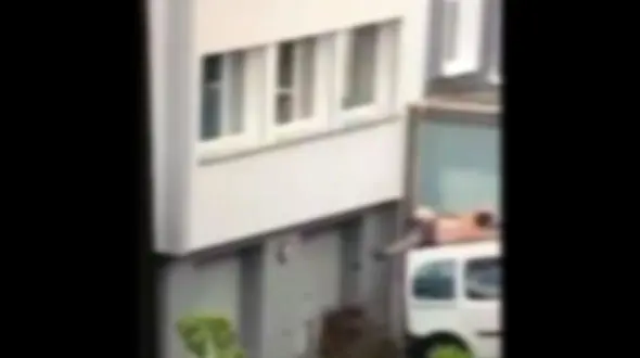 فیلم فرار هولناک یک مرد بدون لباس از اتاق خواب یک زن + عکس