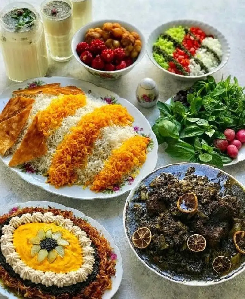 تزیین قورمه سبزی و برنج مجلسی عکس